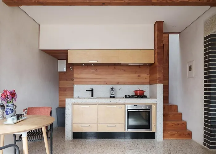 June Blake's Garden Hébergement de vacances *